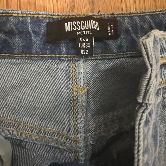 Misguided Petite Riot High Rise Mom Jeans US Size 2 WORN ONCE - Picture 10 of 10